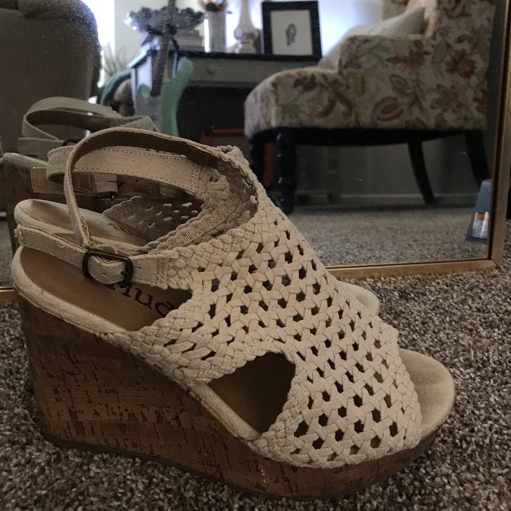Mudd wedge sandals